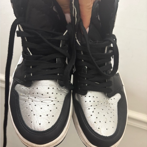 Nike Men's Black and Silver Sneakers - Picture 7 of 9